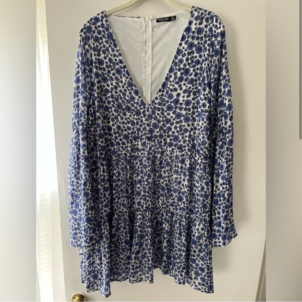 Nasty Gal Blue Floral V-Neck Dress